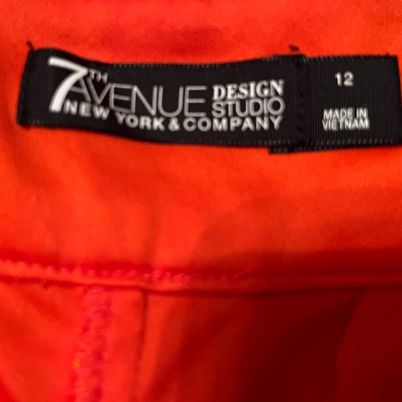 7th Avenue New York and Company women’s Orange Lace Shorts. NWOT. Size 12. - Picture 5 of 5